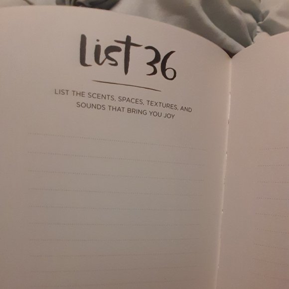 New Book 52 Lists for Happiness Weekly Journal by Moorea Seal 💫 - Picture 3 of 7